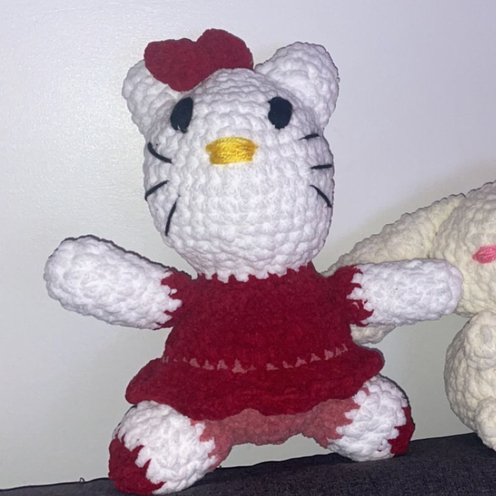 HANDMADE SANRIO HELLO KITTY AMIGURUMI!